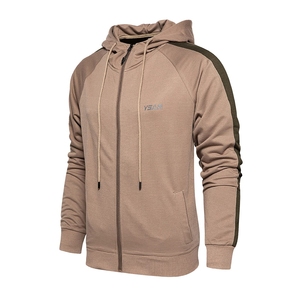 Survêtement à capuche de luxe pour homme, tenue de sport élégante avec tissu de qualité supérieure et coupe ajustée décontractée - Product Image 2