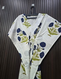 Robe en coton à imprimé floral pour femmes, col en v, manches courtes, longueur complète, vêtements de nuit décontractés, robe d'été - Product Image 5