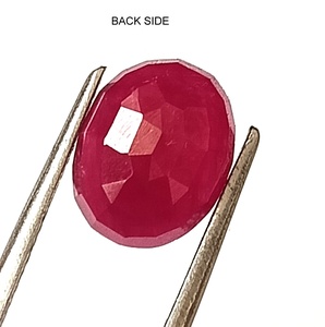 Pierre précieuse naturelle en rubis africain de 4,20 carats, taille ovale, facettée, non montée - Product Image 5
