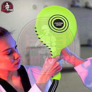 Cibles de frappe Premium résistantes aux chocs, écologiques et durables en PVC/cuir PU pour l'entraînement de boxe, MMA et karaté - Product Image 3