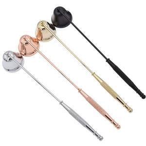 Vente directe usine : Accessoires pour bougies – Pot à bougie unique en acier inoxydable et béton, éteignoir à bougie plaqué or brillant - Product Image 4