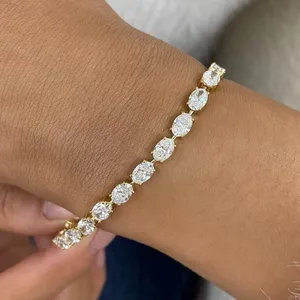 Elegante Pulsera de Diamantes Cultivados en Laboratorio con Corte Ovalado de 9.80 Ct, E VS1, Oro Amarillo de 14K - Product Image 1