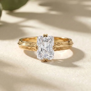 Bague de fiançailles solitaire en or jaune 9 carats avec diamant radiant allongé de 2 carats, bijoux fins personnalisés pour mariée - Product Image 3