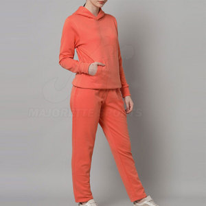 Survêtements élégants pour femmes, tissu extensible léger, vêtements de style de vie actif, confort premium - Product Image 4