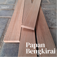 Parquet en bois de Bengkirai conçu avec une installation par clic, design moderne – sensation fraîche et confortable sous les pieds, idéal pour une utilisation intérieure et extérieure