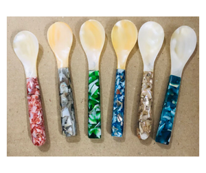 Cuillère en coquillage de qualité export avec manche en porcelaine, origine Vietnam - Cuillère artisanale pour usage hôtelier - Product Image 5