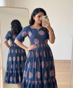 NOUVELLE ARRIVÉE - ROBE EN COTON IMPRIMÉ POUR LE TRAVAIL - VÊTEMENT ETHNIQUE POUR USAGE QUOTIDIEN - PRIX DE GROS - BLEU PASTEL - Product Image 3
