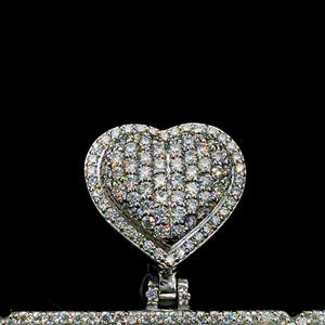 Pendentif personnalisé en forme de cœur en diamant Moissanite VVS de taille ronde avec nom brillant en 3D glacé avec style Hip Hop pour les fêtes - Product Image 2