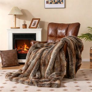 Coperta in Finta Pelliccia di Volpe Marrone Tortora 780GSM, Doppio Lato, 60x80 Pollici, Morbida Coperta Lavorata a Maglia con Fodera in Pile PV, Stile Americano - Product Image 3