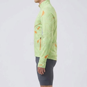 Veste d'hiver légère pour hommes, conçue pour le confort lors des séances de jogging, d'entraînement sportif et de gym. - Product Image 6