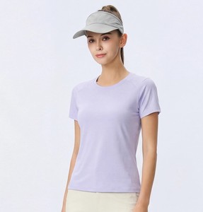 เสื้อยืดคอกลมสีขาวล้วนสำหรับผู้หญิง แขนสั้น ทรงปกติ แห้งเร็ว โพลีเอสเตอร์ เสื้อลำลองฤดูร้อน ผ้าทอจีบ - Product Image 2