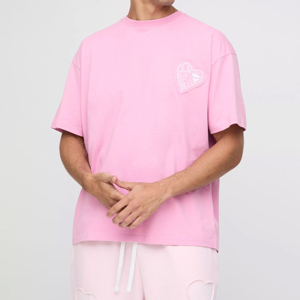 Camiseta al por mayor personalizada de alta calidad con parche de corazón extragrande, camiseta de estilo urbano de alta calidad - Product Image 5
