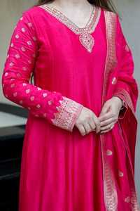 Salwar Kameez Anarkali para Mujer, Forro de Algodón, Bordado Pesado Banarsi Premium, Secado Rápido, Dhwaja Export, para Fiesta - Product Image 4