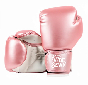Guantes de Boxeo Vibe Cosidos en Cuero PU Rosa con Cierre de Velcro en la Muñeca, Transpirables para Mujeres Adultas, 16oz - Product Image 2