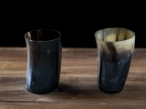Verre à bière en corne de Viking One Shot Beer pour boire en style Viking, achetez maintenant - Product Image 3