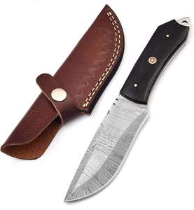 Couteau de chasse et de survie EDC à lame fixe en acier Damas fait main, qualité industrielle, avec manche en corne noire, personnalisable OEM - Product Image 1