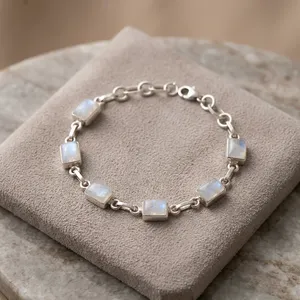 Pulsera de Plata Pura con Piedra Lunar Arcoíris, Joyería de Gemas Hecha a Mano para Chicas - Product Image 3