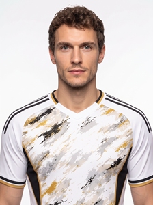 Maillot de football sublimé pour homme, col en V, manches courtes, anti-transpiration, coupe athlétique, imprimé camouflage blanc, noir, or - Product Image 4