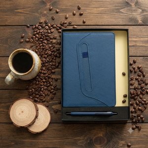 Ensemble cadeau de stylo à bille et agenda relié avec couverture en jute bleue Aurelux Premium, 192 pages, élégant pour les cadeaux d'entreprise professionnels - Product Image 1