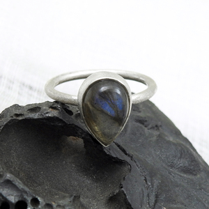 Bague Goutte d'Eau en Labradorite Bleue Naturelle de Haute Qualité, Fabriquée en Argent Massif 925, Sertie de Pierres Précieuses, Style Cocktail Bohème - Product Image 3