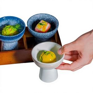 Bol à pieds hauts en céramique de style japonais vintage, peint à la main, avec glaçure au sésame, pour apéritifs, desserts et salades, destiné aux hôtels et restaurants. - Product Image 3
