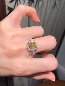 Anillo de halo con racimo de gemas de moissanita amarilla de 7 mm, plata 925 original, regalo para pareja, engaste de garra - Product Image 1