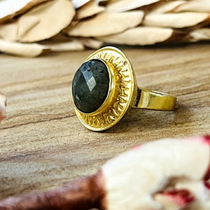 Bagues en labradorite très demandées, géométriques, en laiton plaqué or 18 carats, motif soleil céleste, bijoux massifs pour femmes, pour la vente en gros/OEM/ODM - Product Image 3