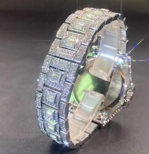 Reloj de Acero Inoxidable con Diamantes Moissanite Estilo Japonés en Oferta, Ideal para Promociones Corporativas - Product Image 4