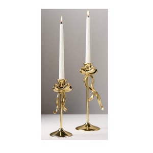 Juego de 3 Candelabros Cónicos de Aluminio Dorado Antiguo con Forma de Corneta Francesa, Centros de Mesa Musicales de Metal OEM - Product Image 3