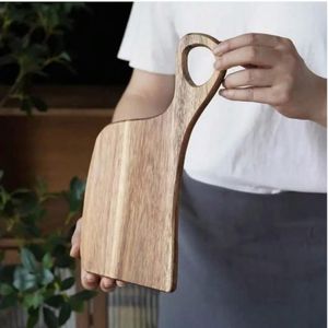 Planche à découper en bois faite à la main |   Planche à découper et à servir en bois naturel |   Accessoires de cuisine écologiques - Product Image 5
