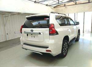 VENTAS RÁPIDAS: Toyota Land Cruiser Prado 4x4 SUV 2022 Usado, Grado Industrial/DIY, Coche Personal, Volante a la Derecha - Product Image 2