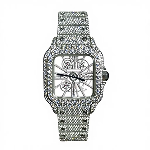นาฬิกาข้อมือควอตซ์แฟชั่นผู้ชาย ดีไซน์หรูหราทันสมัย ตัวเรือนโลหะผสมสแตนเลส หน้าปัดแบบโรมัน ประดับเพชร กระจกนิรภัย ขนาด 41 มม. กันน้ำ 3 บาร์ - Product Image 1