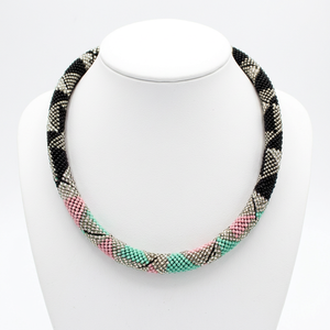 Collar con colgante de borlas en capas, cadena en tono dorado, joyería con gancho de luna para mujer, regalo para fiesta o boda - Product Image 3