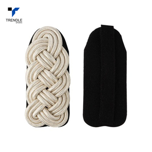 Épaulette décorative en cordon doré avec base noire et plaque dorée - Product Image 2