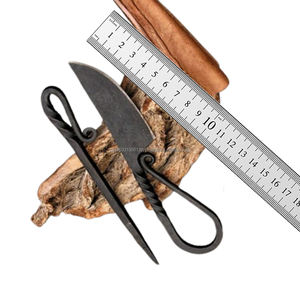 Los mejores vikingos forjados a mano, estilo antiguo, cocina Medieval, cuchillo de caza, acero al carbono con piel de vaca, cuero OEM personalizable - Product Image 1