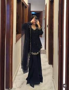 Ensemble Salwar Kameez ethnique indien pakistanais de créateur, tendance, neuf, avec haut, bas et dupatta, travail artisanal, prix avantageux, pour femme moderne et rapide à porter. - Product Image 2