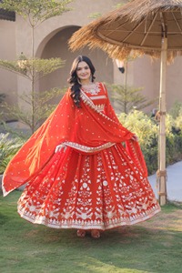 ชุดเดรส Anarkali ดีไซน์พรีเมียม พร้อมผ้าคลุมไหล่ ผ้าจอร์เจตต์เทียม ตกแต่งด้วยงานปักเลื่อม เหมาะสำหรับเทศกาลต่างๆ ส่งออกจำนวนมากจากอินเดีย - Product Image 2