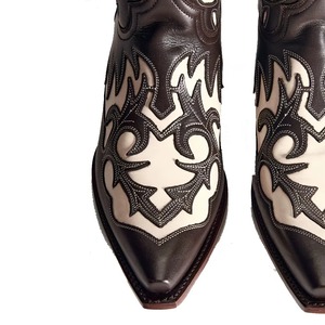 Chaussures de cowboy unisexes sur mesure en cuir véritable, style western élégant, mi-mollets, pour l'hiver - Product Image 6