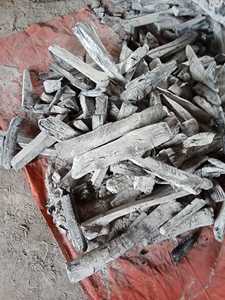 แท่งถ่านกัมมันต์สีขาวแท่งไม้เนื้อแข็งเผาไหม้เร็วตามสั่งจากเวียดนาม - Product Image 5