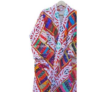 Robe de chambre en coton faite à la main pour femme, manteau d'hiver matelassé à trois couches avec broderie, style kimono long, imprimé - Product Image 2