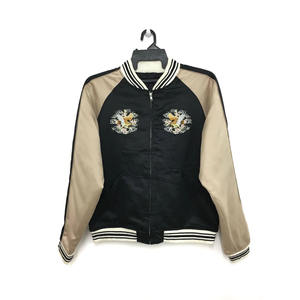 Blouson Bomber Sportif Personnalisé en Satin de Haute Qualité avec Logo Avant, Veste d'Hiver en Polyester pour Hommes et Femmes, Style Baseball Varsity - Product Image 1