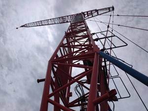 Grue sur chenilles LIEBHERR 350 tonnes d'occasion du Japon avec 13251 heures de service et rapport technique sur la machinerie - Product Image 5