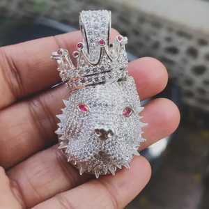 Pendentif Couronne en Moissanite Taille Ronde Effet Givré avec Visage de Lion, Bijou de Fête Hip Hop en Argent 925, Pendentifs et Breloques de Luxe - Product Image 3