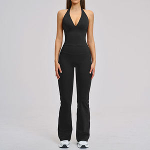 Ensemble de yoga noir élégant pour femmes, tissu côtelé, haut court à une épaule avec short taille haute, tenue de sport ajustée - Product Image 4