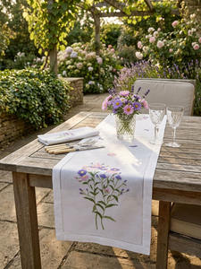 Caminos de Mesa Modernos Blancos de Algodón con Dobladillo, Bordados a Mano con Diseño Floral, Lavables y Duraderos para el Hogar, Venta al Por Mayor Personalizada - Product Image 4