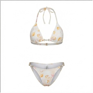 Ensemble bikini 2 pièces pour femmes, avec haut dos nu imprimé coquillages et bas string, décoration de perles, tissu extensible - Product Image 1