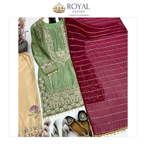 Magnifique collection de vêtements indiens de créateurs, ensemble Sharara en soie naturelle lourde avec broderie de sequins pour les mariages - Product Image 5
