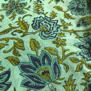 ผ้าฝ้ายพิมพ์ลายด้วยมือ สีเขียวมิ้นท์ พื้นลายดอกบุตะ |   งานพิมพ์ลายแบบดั้งเดิมของอินเดียสไตล์กัลัมคารี - Product Image 1