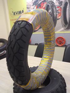 Kuma 110/90-16 3.50 Pneu de performance de moto à grande vitesse Nouvelle condition Tubeless Chambre à air en butyle Bande de roulement/pneu en caoutchouc naturel - Product Image 2