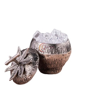Seau à glace au design unique de couleur argentée au prix de gros Seau à glace au design nouveau avec couvercle en aluminium moulé - Product Image 1